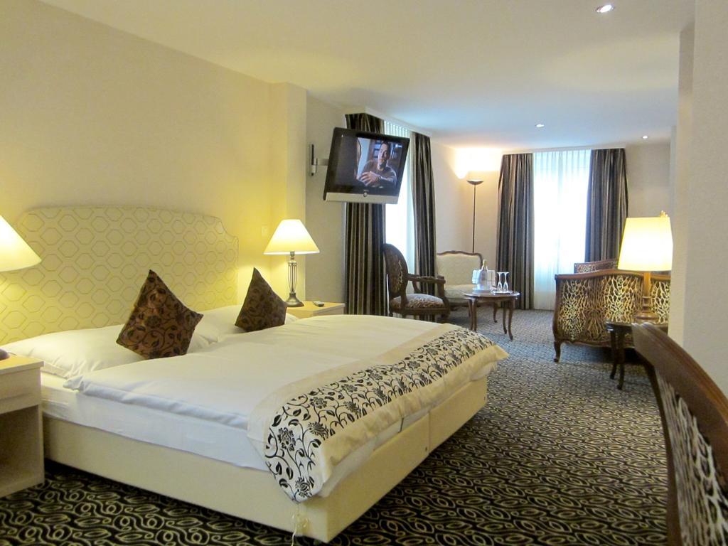 Posthotel Holiday Villa Arosa Kamer foto