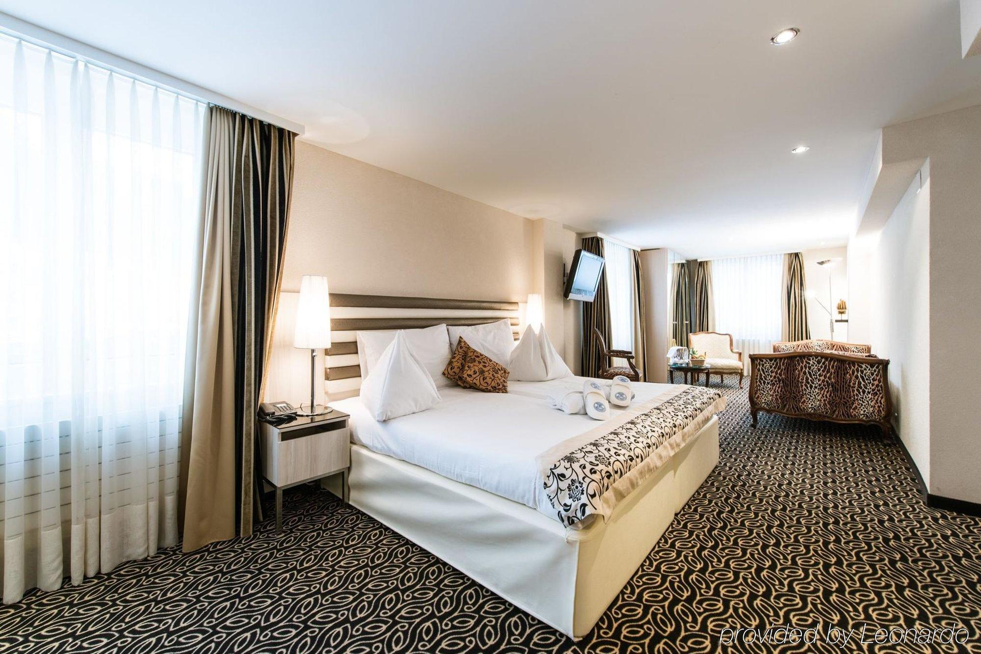 Posthotel Holiday Villa Arosa Buitenkant foto